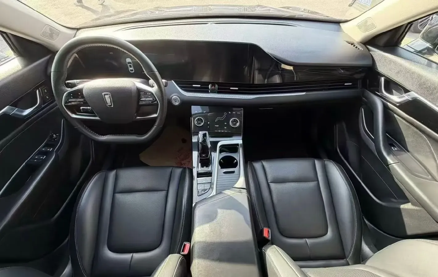 2023 Bestune B70 1.5T 169HP L4 7DCT,autocango,china used car exporter,china ev exporter,chinese used car exporter,chinese used ev exporter