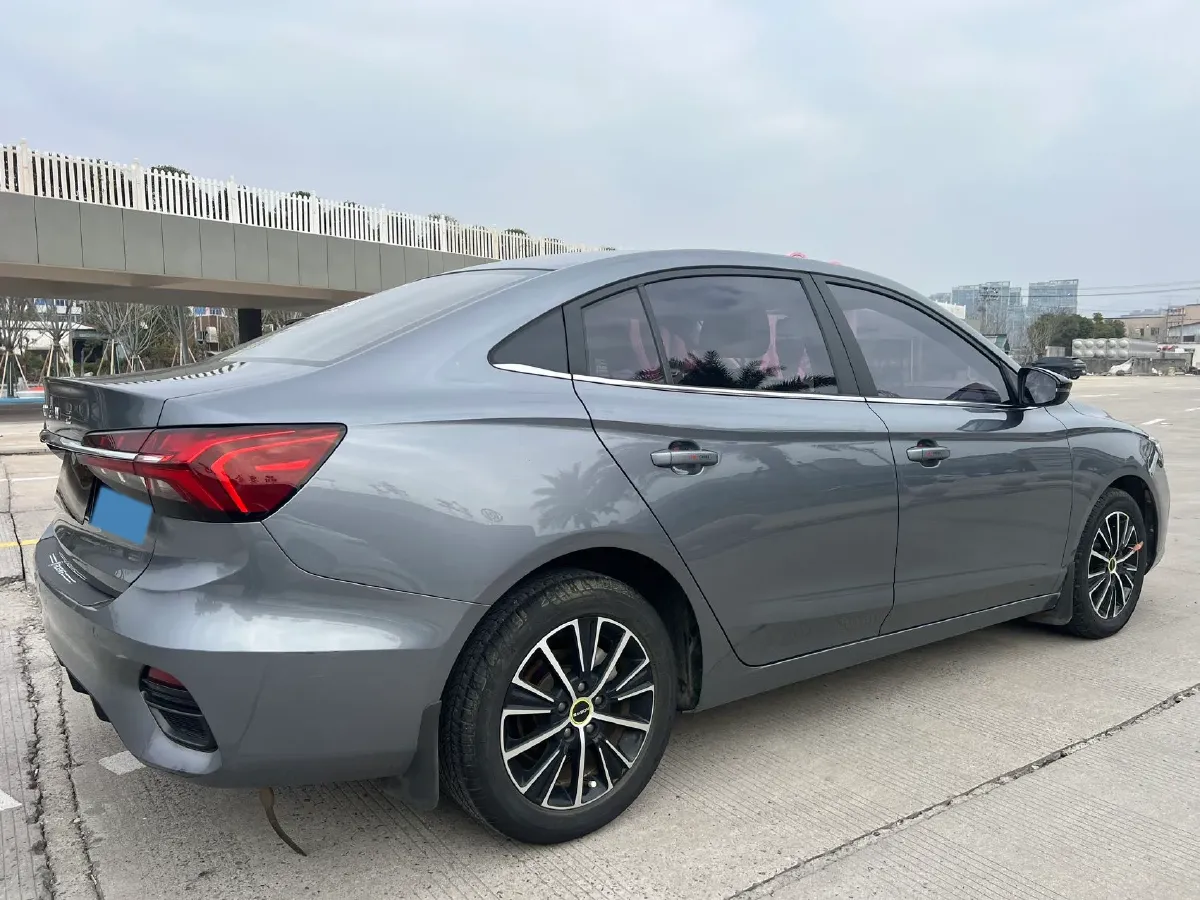 2021 Roewe i5 1.5L 120HP L4 5MT,autocango,china used car exporter,china ev exporter,chinese used car exporter,chinese used ev exporter