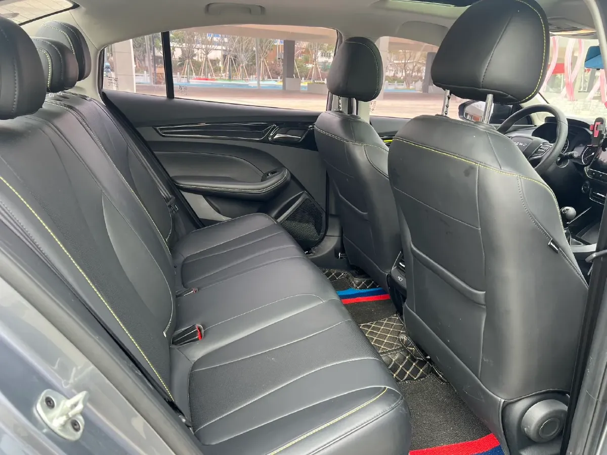 2021 Roewe i5 1.5L 120HP L4 5MT,autocango,china used car exporter,china ev exporter,chinese used car exporter,chinese used ev exporter