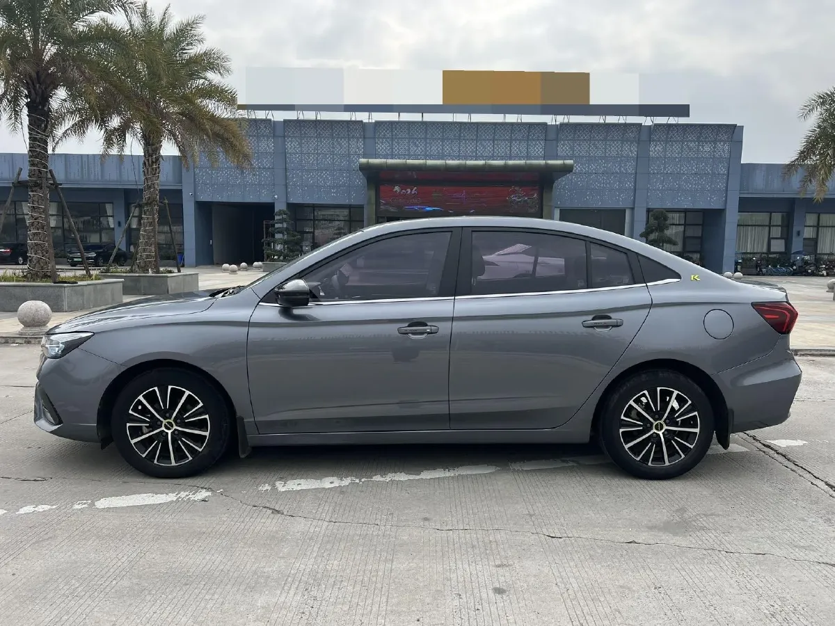 2021 Roewe i5 1.5L 120HP L4 5MT,autocango,china used car exporter,china ev exporter,chinese used car exporter,chinese used ev exporter