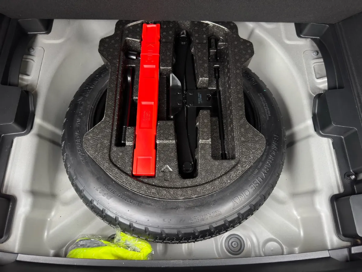 2021 Geely Coolray 1.4T 141HP L4 6DCT,autocango,china used car exporter,china ev exporter,chinese used car exporter,chinese used ev exporter