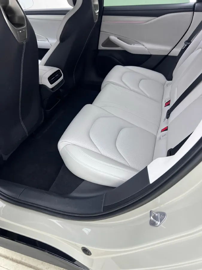 2024 MI SU7 BEV 101KWH,autocango,china used car exporter,china ev exporter,chinese used car exporter,chinese used ev exporter