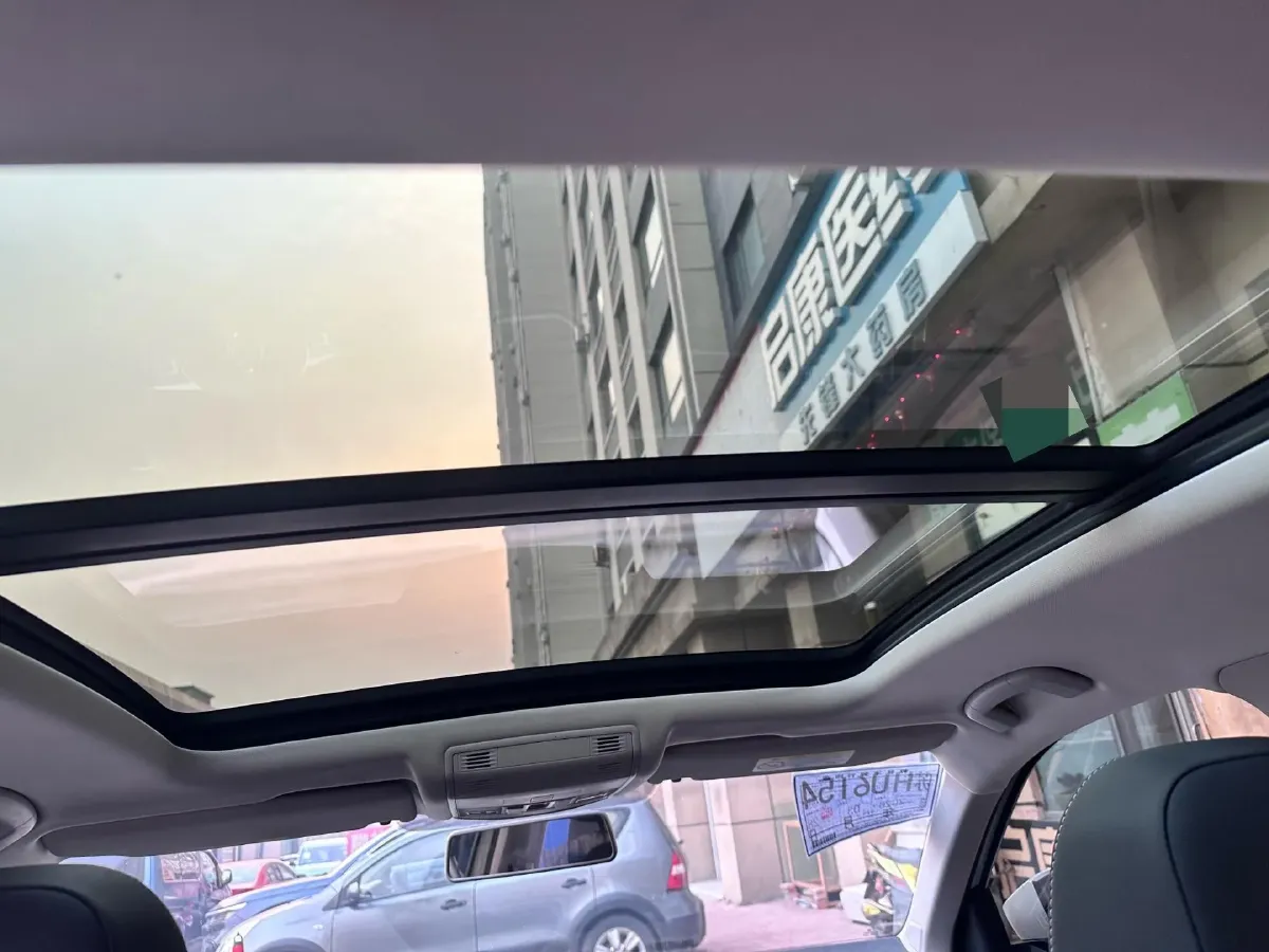 2022 Volkswagen T-Roc 1.4T 150HP L4 7DCT,autocango,china used car exporter,china ev exporter,chinese used car exporter,chinese used ev exporter