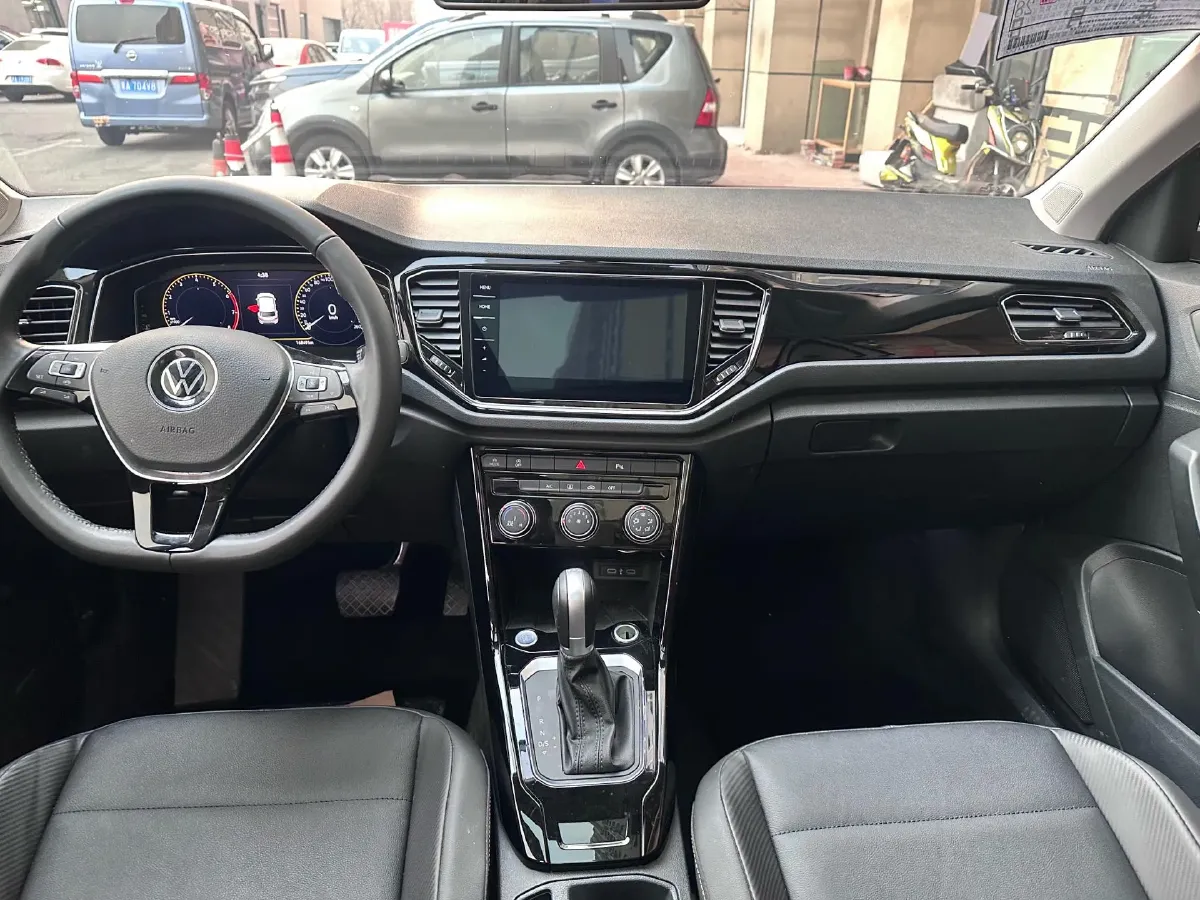 2022 Volkswagen T-Roc 1.4T 150HP L4 7DCT,autocango,china used car exporter,china ev exporter,chinese used car exporter,chinese used ev exporter