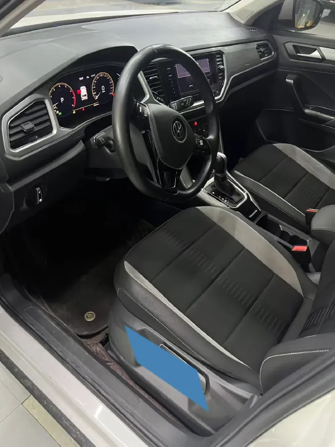 2022 Volkswagen T-Roc 1.4T 150HP L4 7DCT,autocango,china used car exporter,china ev exporter,chinese used car exporter,chinese used ev exporter