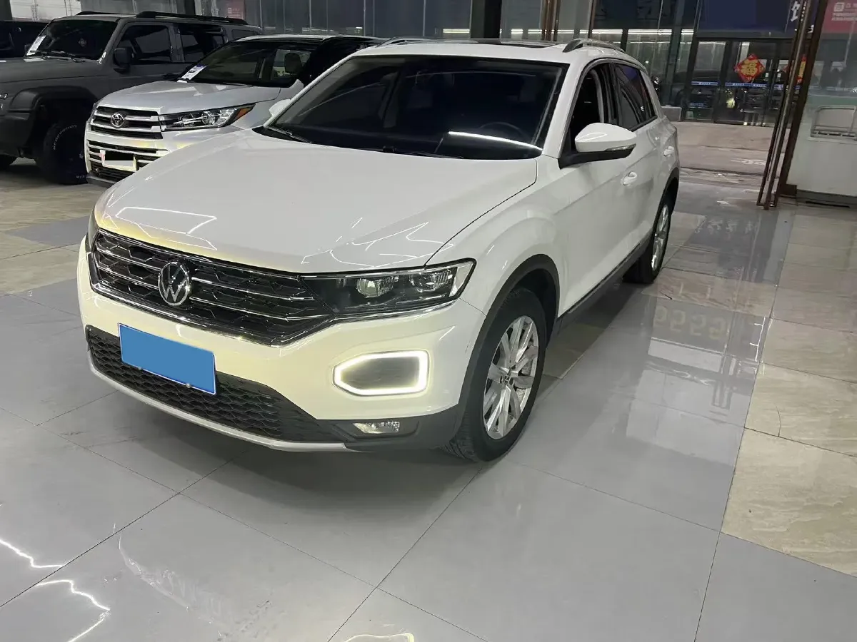 2022 Volkswagen T-Roc 1.4T 150HP L4 7DCT,autocango,china used car exporter,china ev exporter,chinese used car exporter,chinese used ev exporter
