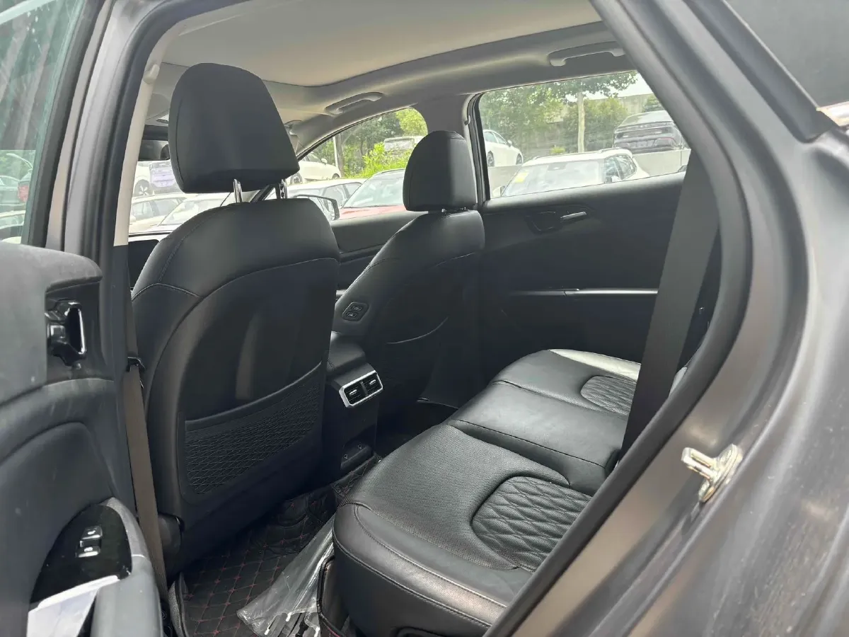 2025 Kia Sportage 2.0T 236HP L4 8AT,autocango,china used car exporter,china ev exporter,chinese used car exporter,chinese used ev exporter