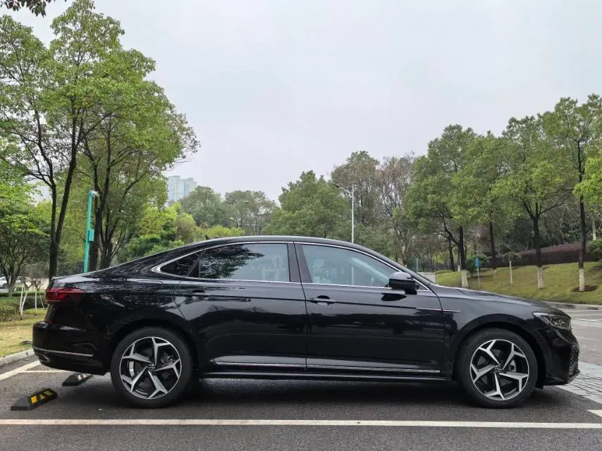 2023 Volkswagen Passat 2.0T 186HP L4 7DCT,autocango,china used car exporter,china ev exporter,chinese used car exporter,chinese used ev exporter