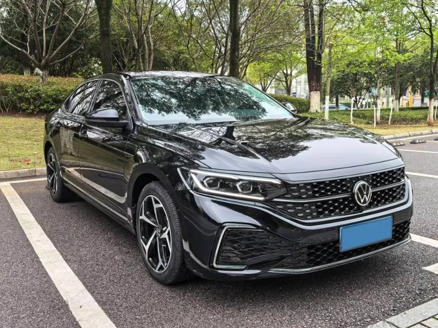 2023 Volkswagen Passat 2.0T 186HP L4 7DCT,autocango,china used car exporter,china ev exporter,chinese used car exporter,chinese used ev exporter