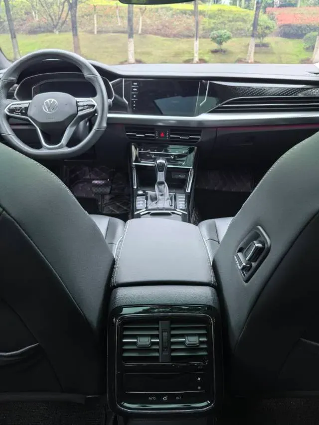 2023 Volkswagen Passat 2.0T 186HP L4 7DCT,autocango,china used car exporter,china ev exporter,chinese used car exporter,chinese used ev exporter