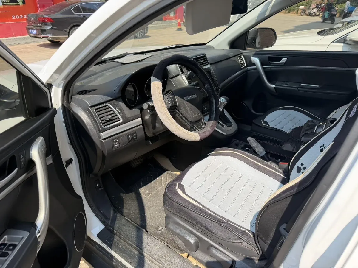 2019 Haval M6 1.5T 150HP L4 7DCT,autocango,china used car exporter,china ev exporter,chinese used car exporter,chinese used ev exporter
