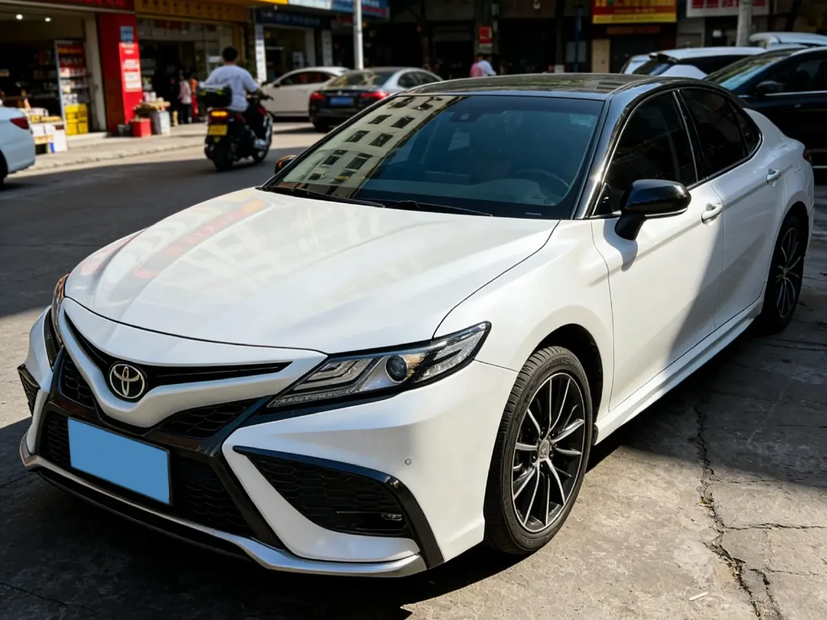 2021 Toyota Camry 2.5L 209HP L4 8AT,autocango,china used car exporter,china ev exporter,chinese used car exporter,chinese used ev exporter