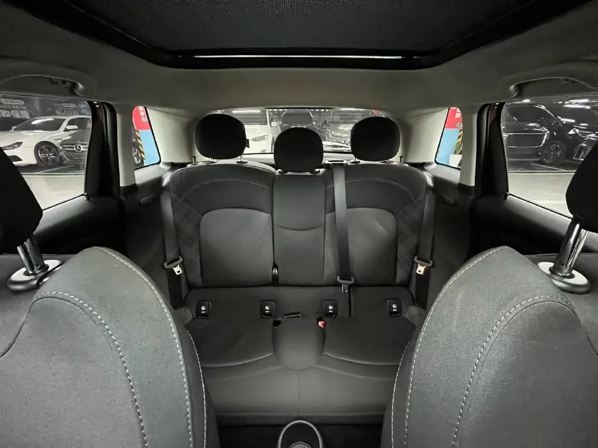 2015 MINI MINI 1.5T 136HP L3 6AT,autocango,china used car exporter,china ev exporter,chinese used car exporter,chinese used ev exporter