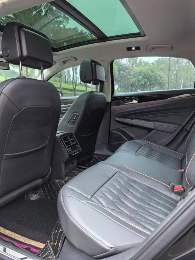 2020 Volkswagen Passat 2.0T 186HP L4 7DCT,autocango,china used car exporter,china ev exporter,chinese used car exporter,chinese used ev exporter