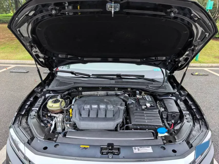 2020 Volkswagen Passat 2.0T 186HP L4 7DCT,autocango,china used car exporter,china ev exporter,chinese used car exporter,chinese used ev exporter