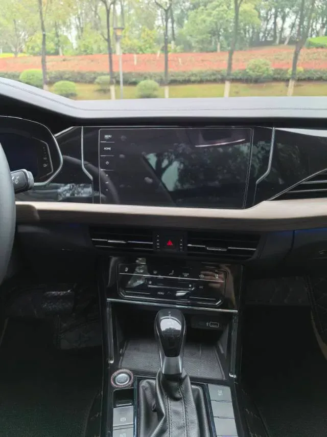 2020 Volkswagen Passat 2.0T 186HP L4 7DCT,autocango,china used car exporter,china ev exporter,chinese used car exporter,chinese used ev exporter