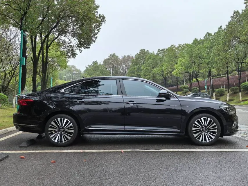 2020 Volkswagen Passat 2.0T 186HP L4 7DCT,autocango,china used car exporter,china ev exporter,chinese used car exporter,chinese used ev exporter