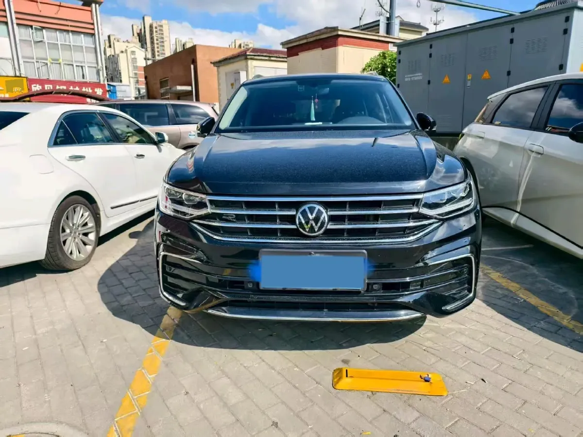 2024 Volkswagen Tiguan L 2.0T 186HP L4 7DCT,autocango,china used car exporter,china ev exporter,chinese used car exporter,chinese used ev exporter