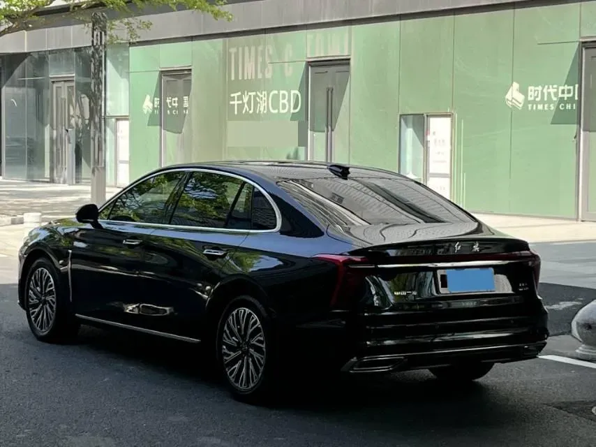 2024 HongQi H5 2.0T 224HP L4 8AT,autocango,china used car exporter,china ev exporter,chinese used car exporter,chinese used ev exporter
