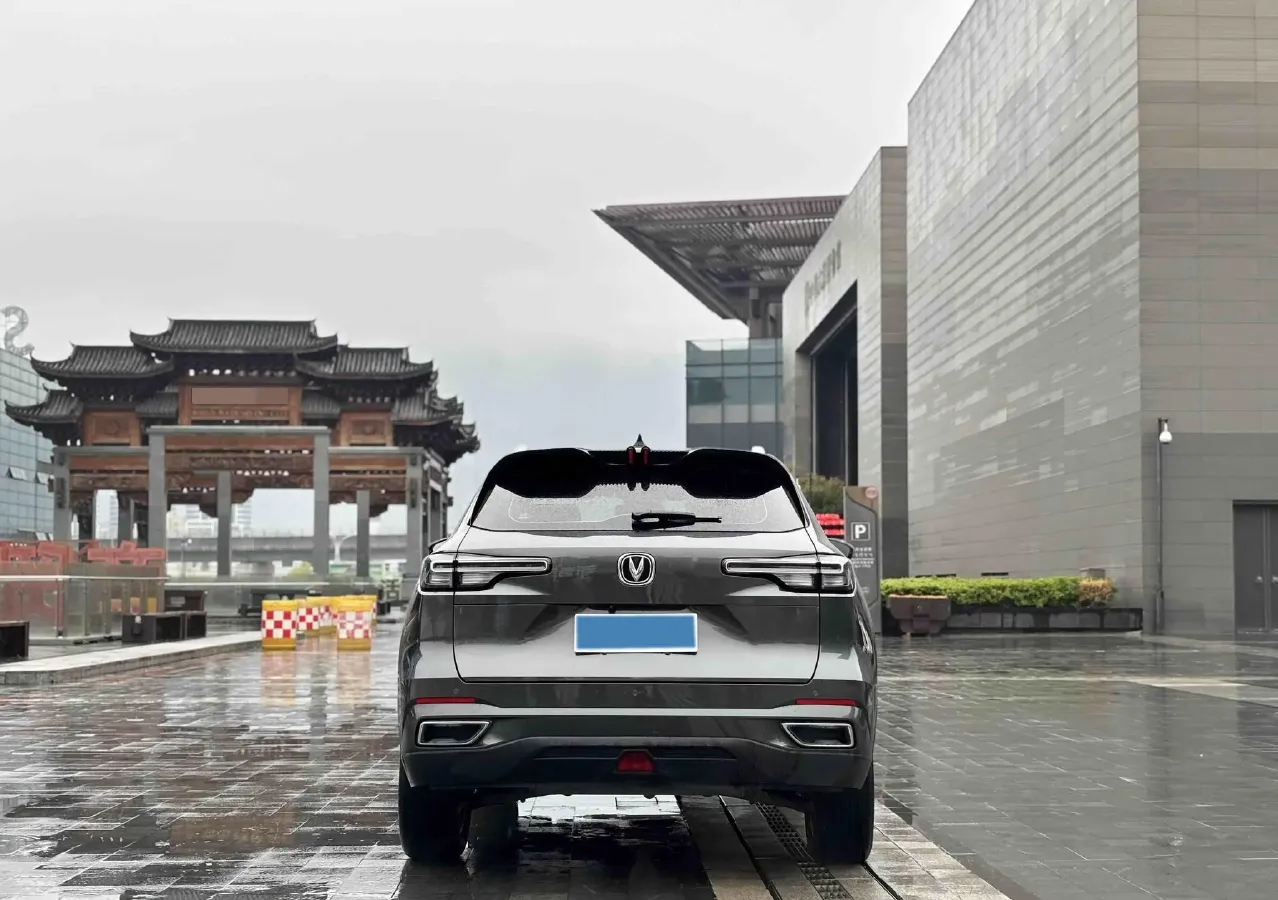 2022 ChangAn Oshan X7 Plus 1.5T 188HP L4 7DCT,autocango,china used car exporter,china ev exporter,chinese used car exporter,chinese used ev exporter
