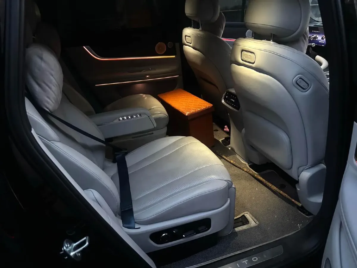 2024 AITO AITO M9 1.5T 152HP L4 REEV 42KWH,autocango,china used car exporter,china ev exporter,chinese used car exporter,chinese used ev exporter