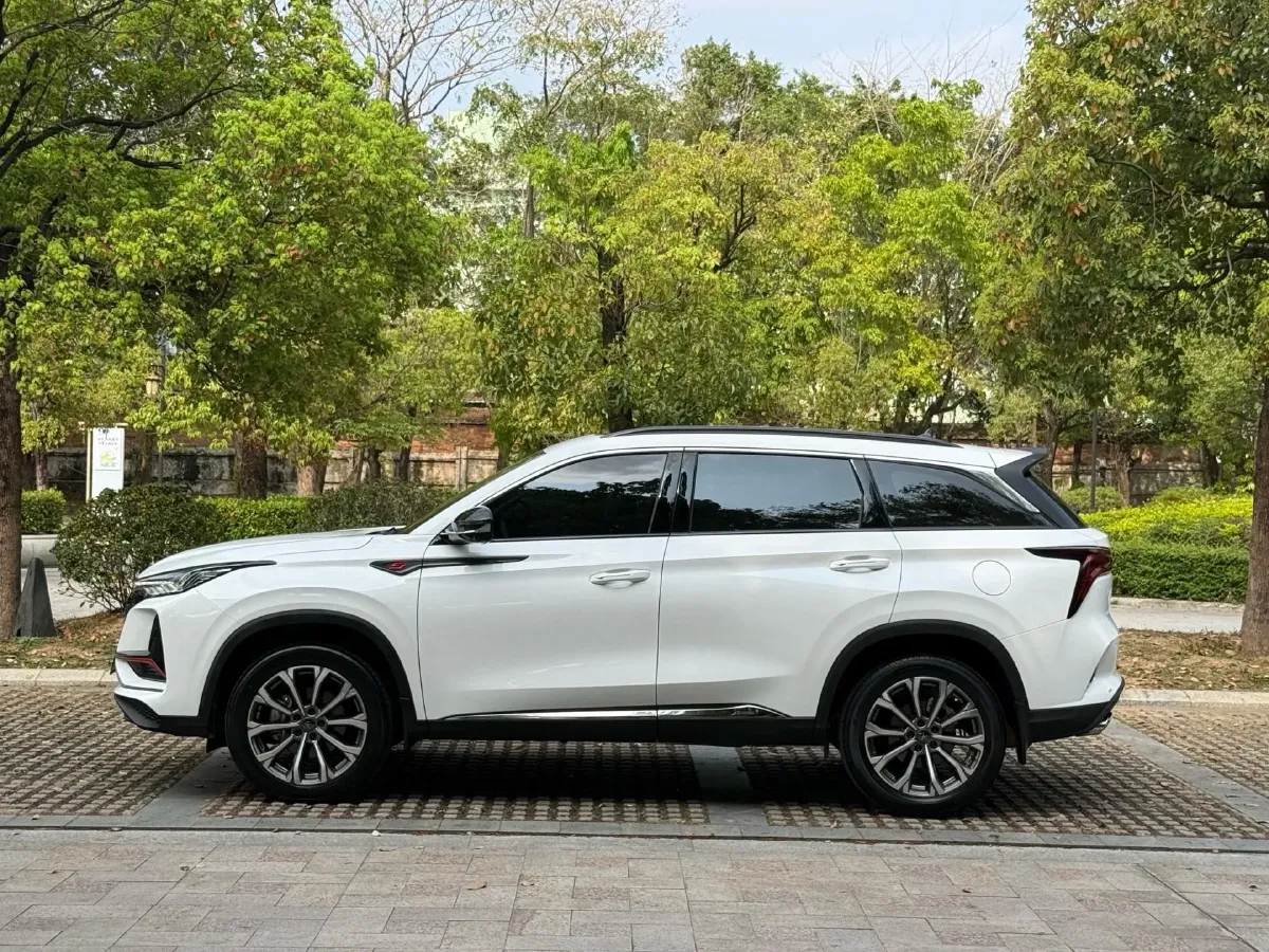 2022 ChangAn CS75 Plus 2.0T 233HP L4 8AT,autocango,china used car exporter,china ev exporter,chinese used car exporter,chinese used ev exporter