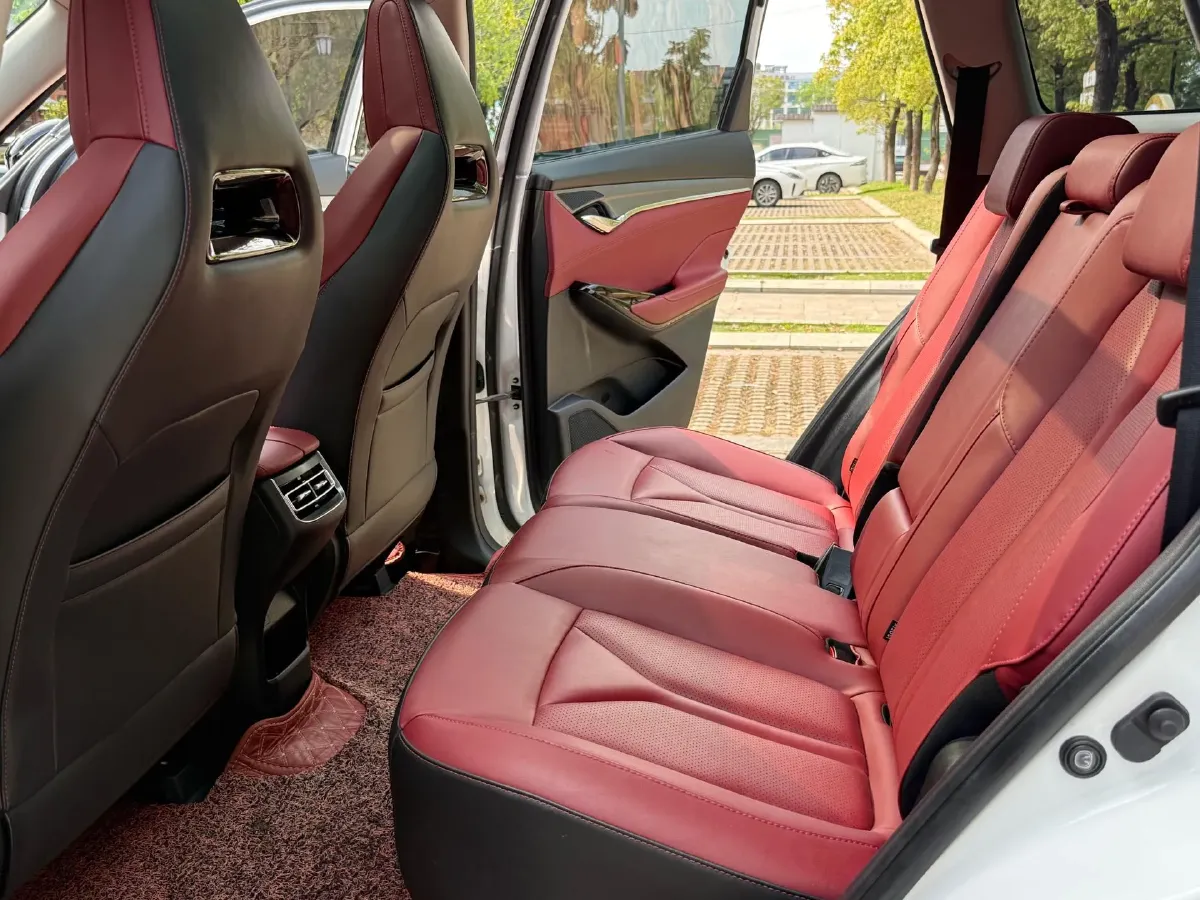 2022 ChangAn CS75 Plus 2.0T 233HP L4 8AT,autocango,china used car exporter,china ev exporter,chinese used car exporter,chinese used ev exporter