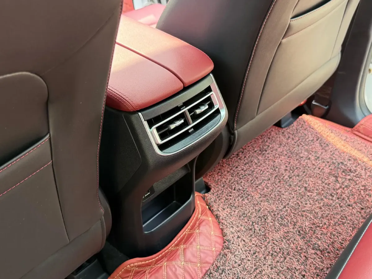 2022 ChangAn CS75 Plus 2.0T 233HP L4 8AT,autocango,china used car exporter,china ev exporter,chinese used car exporter,chinese used ev exporter