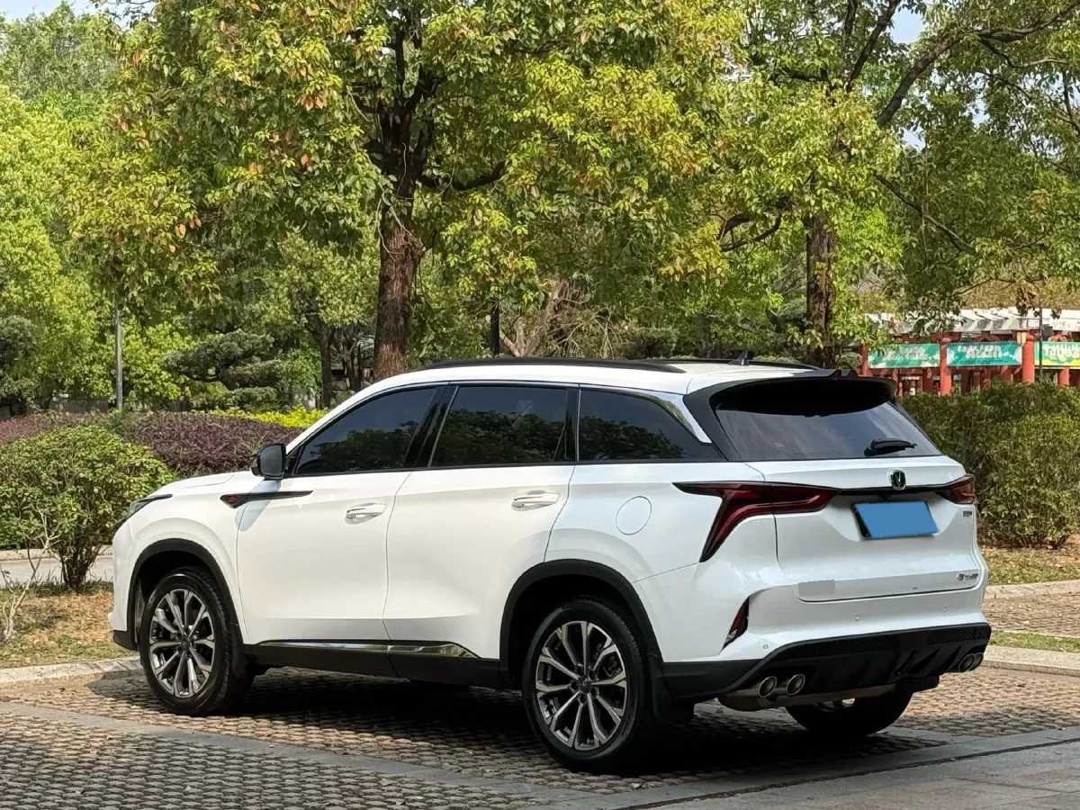 2022 ChangAn CS75 Plus 2.0T 233HP L4 8AT,autocango,china used car exporter,china ev exporter,chinese used car exporter,chinese used ev exporter