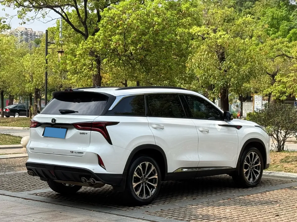 2022 ChangAn CS75 Plus 2.0T 233HP L4 8AT,autocango,china used car exporter,china ev exporter,chinese used car exporter,chinese used ev exporter