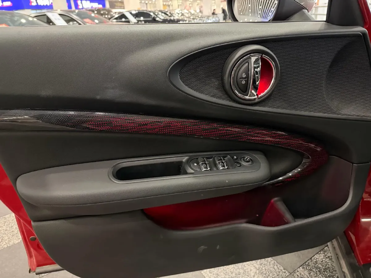 2016 MINI CLUBMAN 1.5T 136HP L3 6AT,autocango,china used car exporter,china ev exporter,chinese used car exporter,chinese used ev exporter