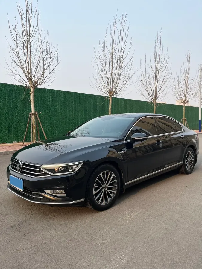 2020 Volkswagen Magotan 2.0T 186HP L4 7DCT,autocango,china used car exporter,china ev exporter,chinese used car exporter,chinese used ev exporter