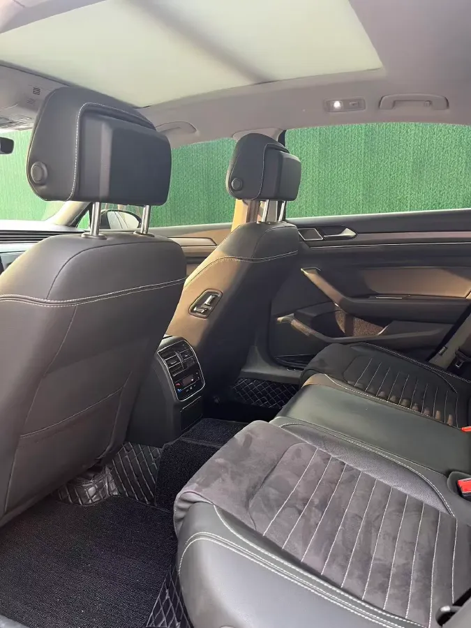 2020 Volkswagen Magotan 2.0T 186HP L4 7DCT,autocango,china used car exporter,china ev exporter,chinese used car exporter,chinese used ev exporter