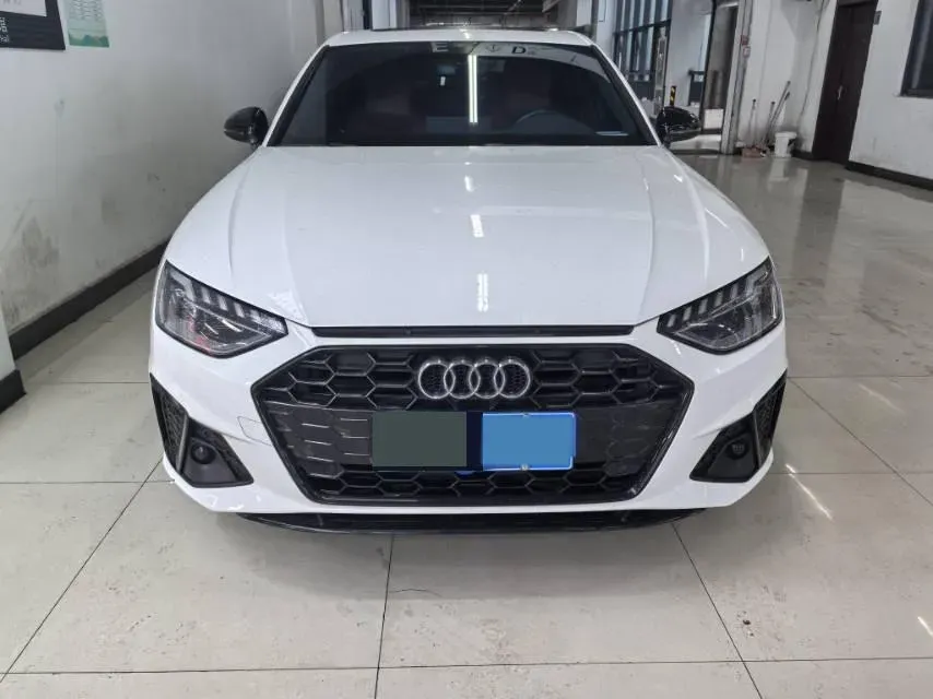 2023 Audi A4L 2.0T 190HP L4 7DCT,autocango,china used car exporter,china ev exporter,chinese used car exporter,chinese used ev exporter