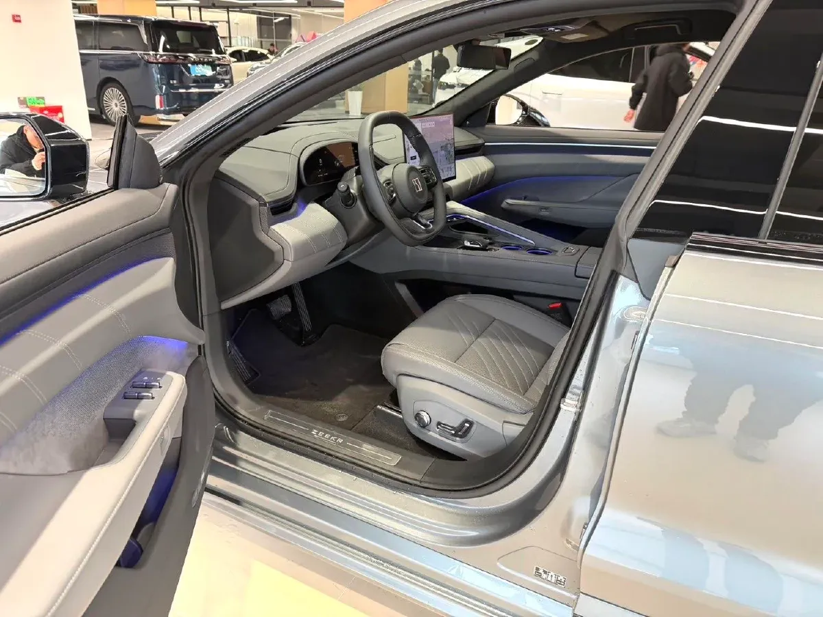 2025 Zeekr 001 BEV 100KWH,autocango,china used car exporter,china ev exporter,chinese used car exporter,chinese used ev exporter