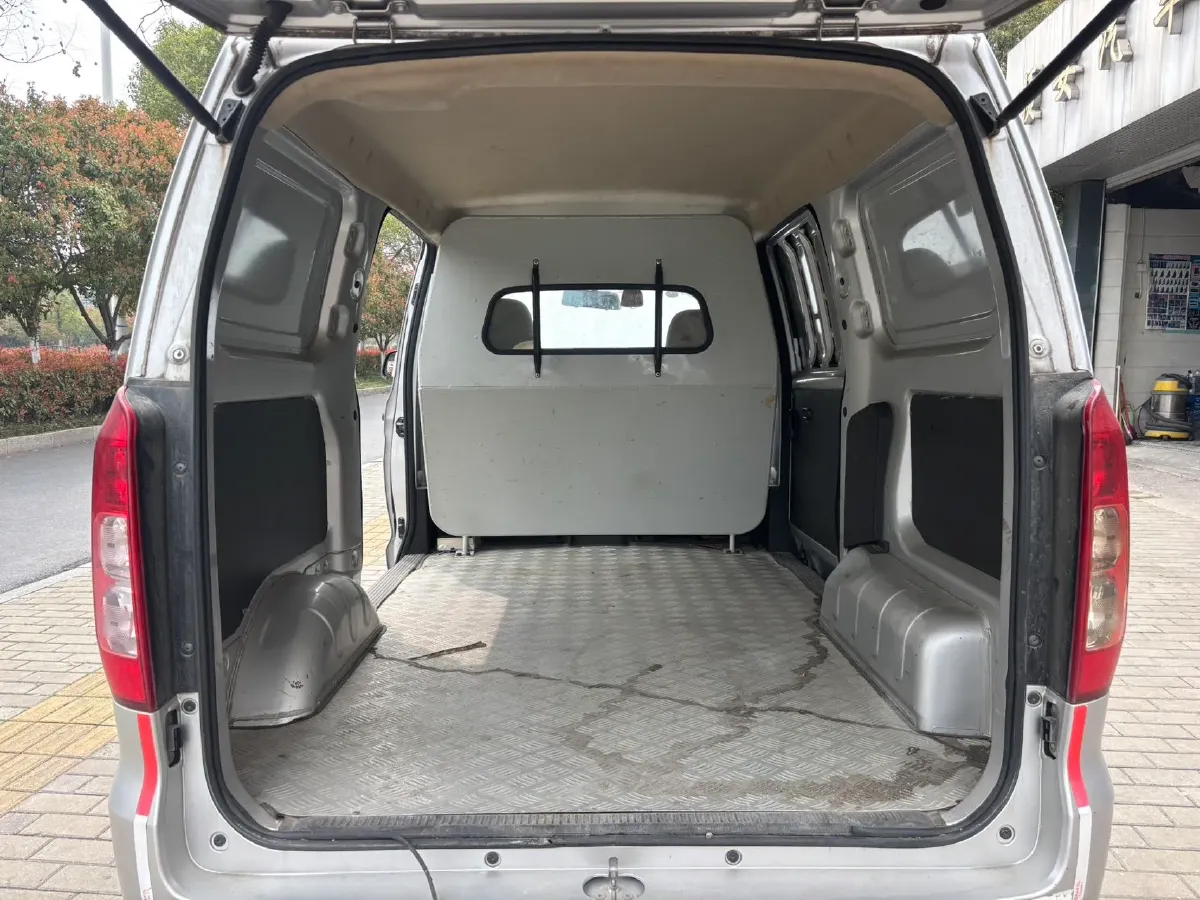 2022 WuLing HongGuang V 1.5L 99HP L4 6MT,autocango,china used car exporter,china ev exporter,chinese used car exporter,chinese used ev exporter