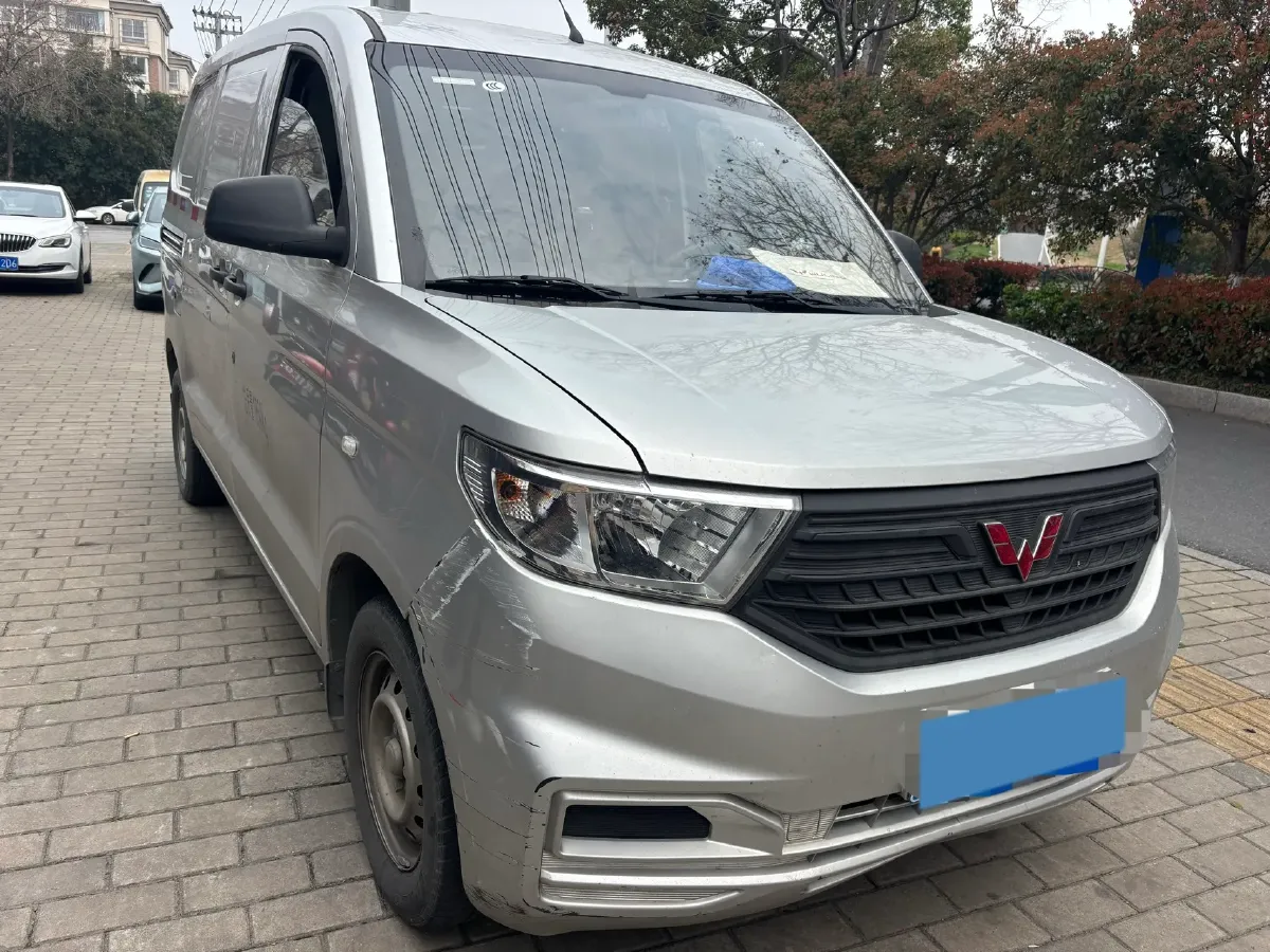 2022 WuLing HongGuang V 1.5L 99HP L4 6MT,autocango,china used car exporter,china ev exporter,chinese used car exporter,chinese used ev exporter