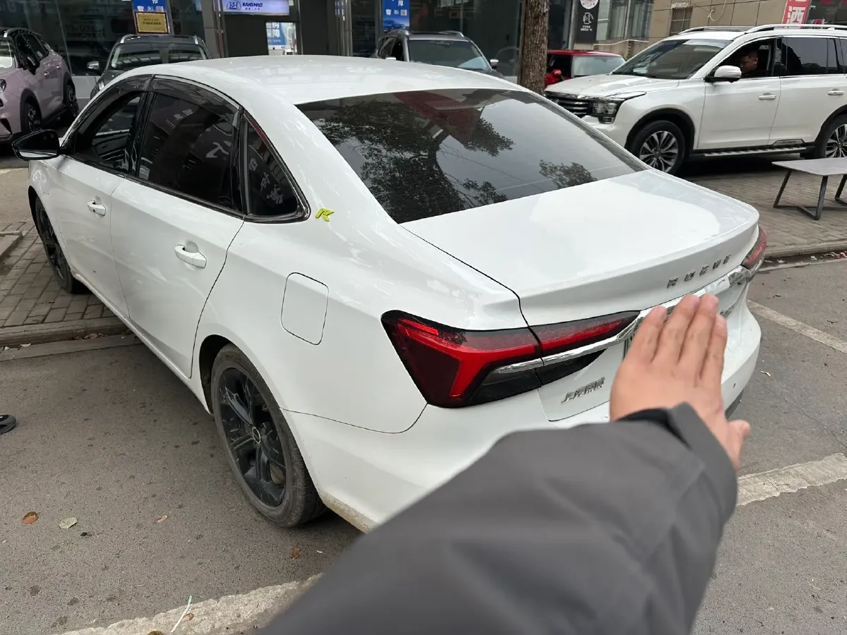 2020 Roewe i6 MAX 1.5T 169HP L4 AMT PHEV,autocango,china used car exporter,china ev exporter,chinese used car exporter,chinese used ev exporter