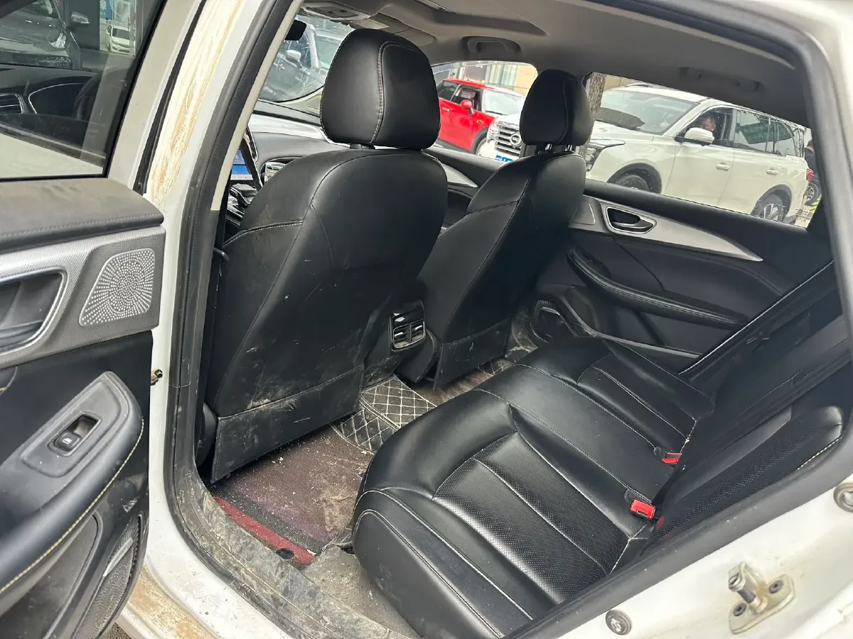 2020 Roewe i6 MAX 1.5T 169HP L4 AMT PHEV,autocango,china used car exporter,china ev exporter,chinese used car exporter,chinese used ev exporter