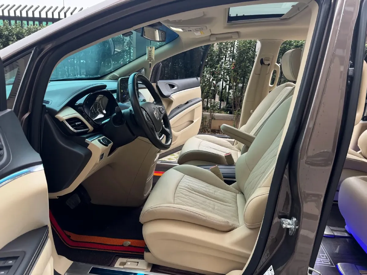 2021 Buick GL8 2.0T 237HP L4 9AT,autocango,china used car exporter,china ev exporter,chinese used car exporter,chinese used ev exporter