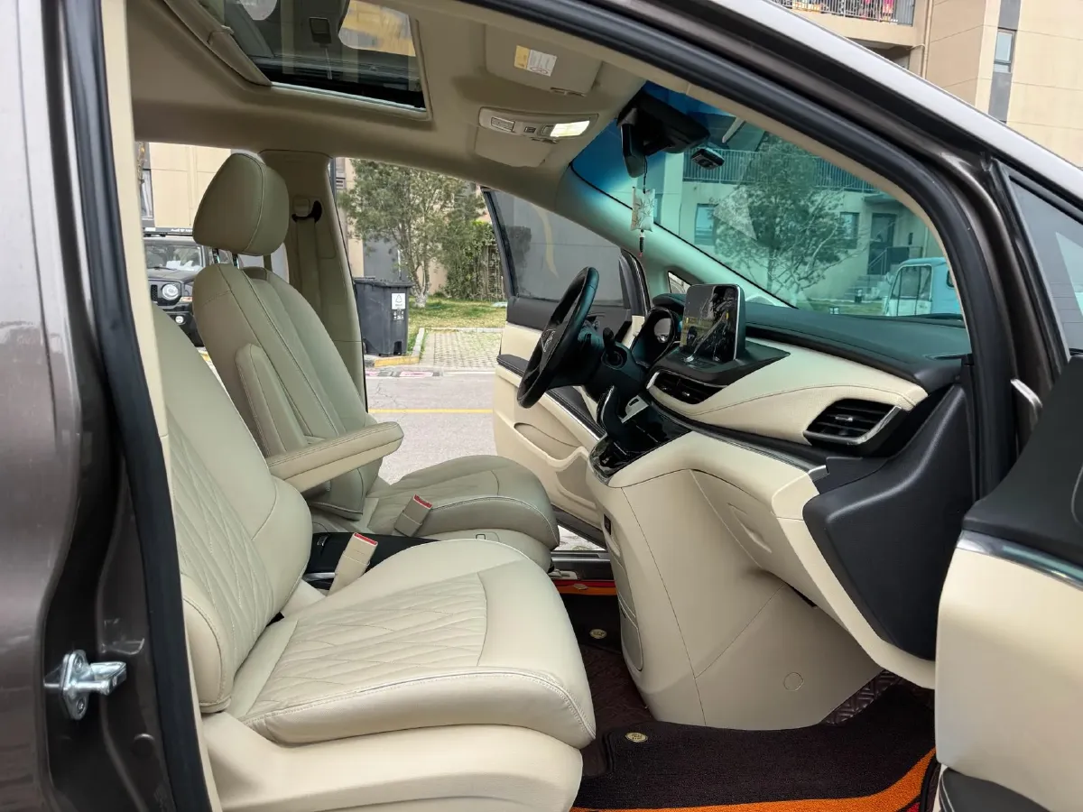 2021 Buick GL8 2.0T 237HP L4 9AT,autocango,china used car exporter,china ev exporter,chinese used car exporter,chinese used ev exporter