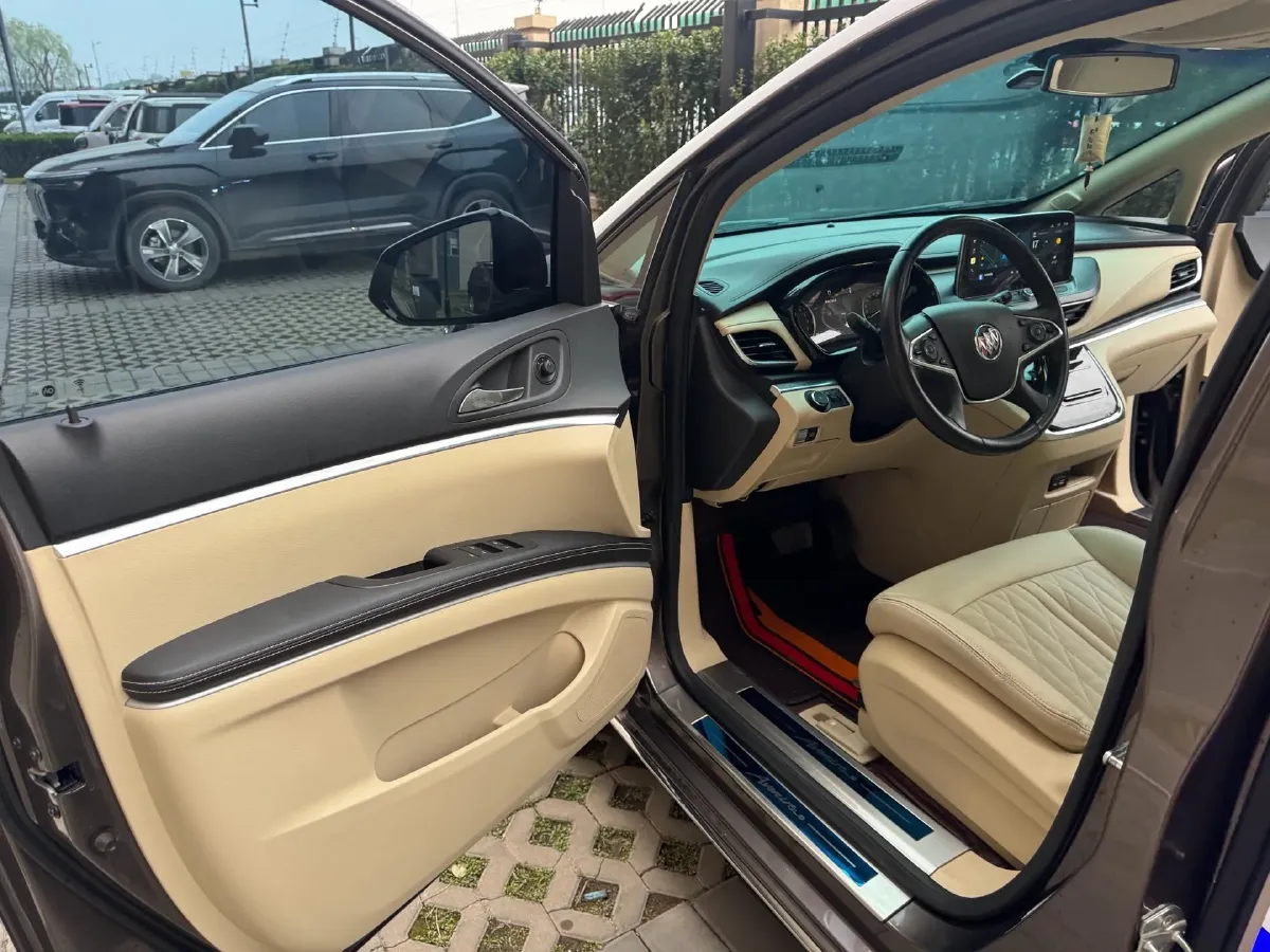 2021 Buick GL8 2.0T 237HP L4 9AT,autocango,china used car exporter,china ev exporter,chinese used car exporter,chinese used ev exporter