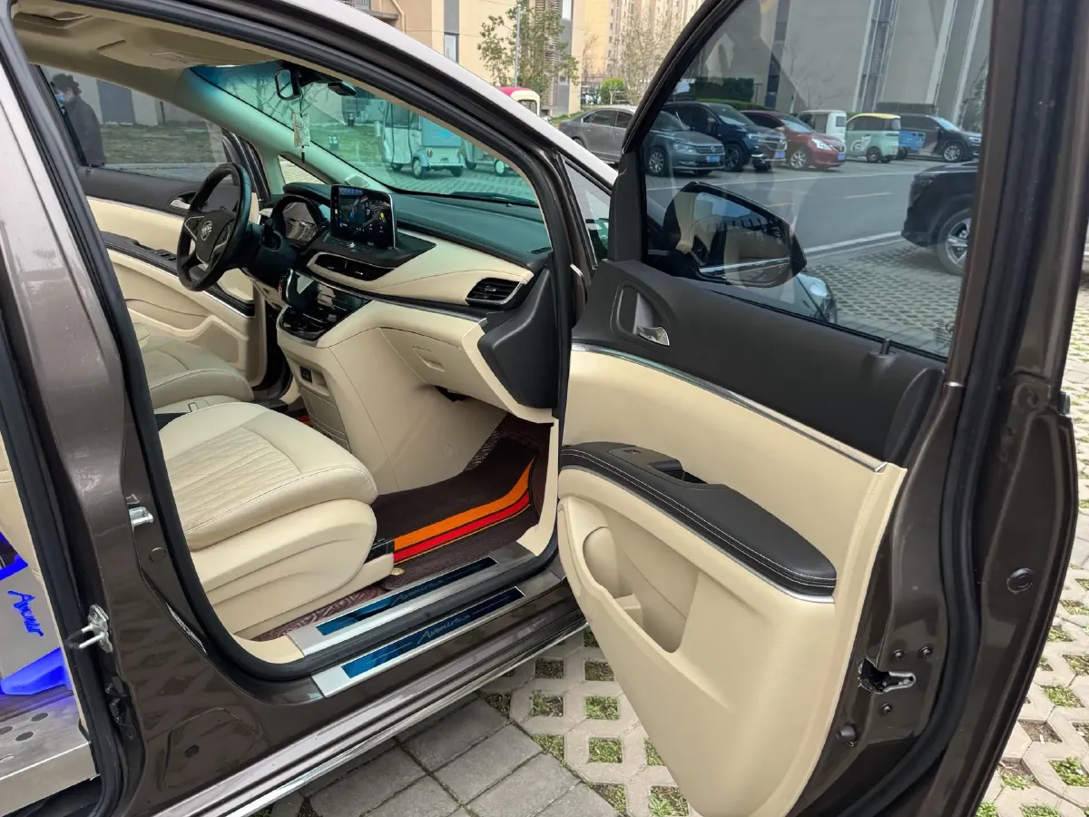 2021 Buick GL8 2.0T 237HP L4 9AT,autocango,china used car exporter,china ev exporter,chinese used car exporter,chinese used ev exporter