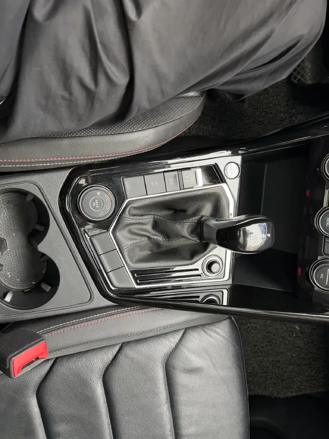 2019 MINI CLUBMAN 1.5T 102HP L3 6AT,autocango,china used car exporter,china ev exporter,chinese used car exporter,chinese used ev exporter