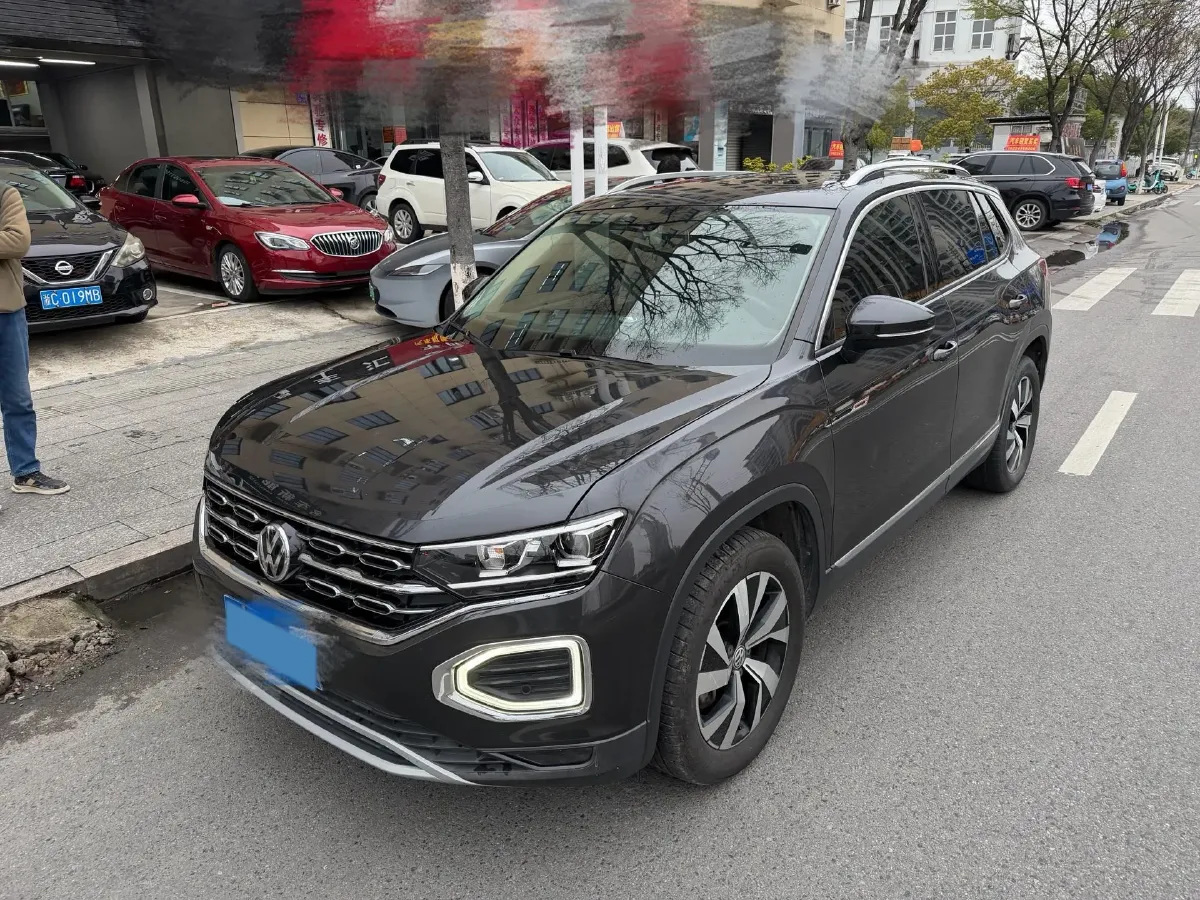 2019 MINI CLUBMAN 1.5T 102HP L3 6AT,autocango,china used car exporter,china ev exporter,chinese used car exporter,chinese used ev exporter
