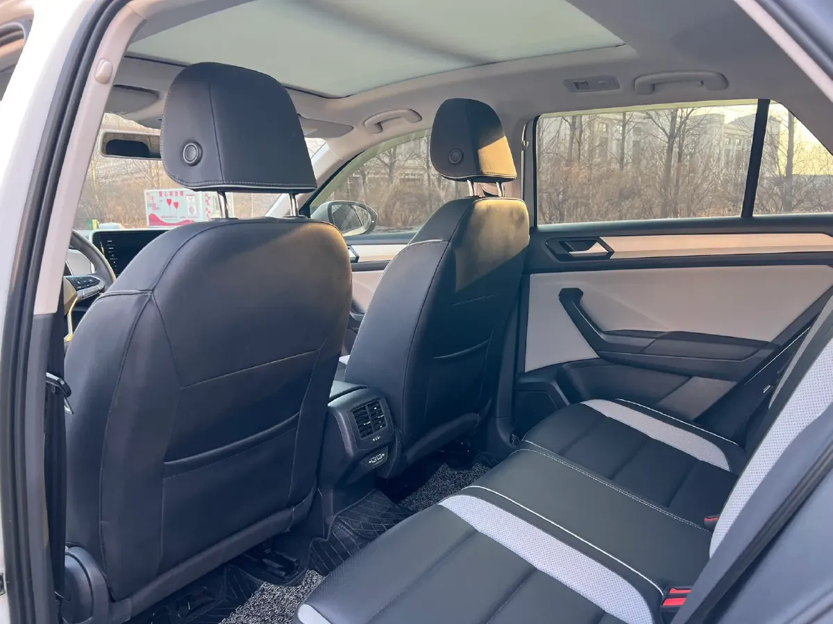 2023 Volkswagen T-Roc 1.4T 150HP L4 7DCT,autocango,china used car exporter,china ev exporter,chinese used car exporter,chinese used ev exporter