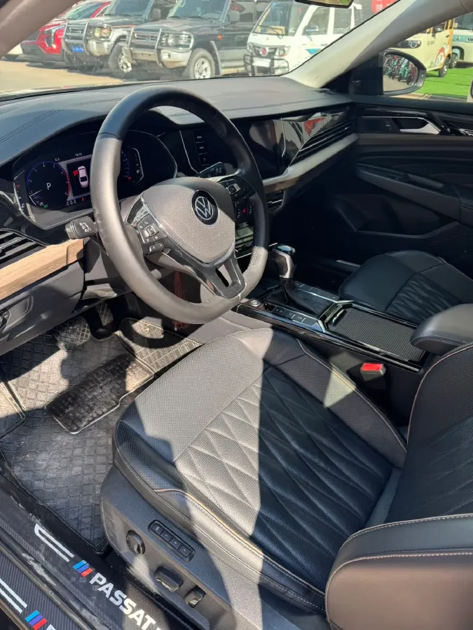 2021 Volkswagen Passat 2.0T 186HP L4 7DCT,autocango,china used car exporter,china ev exporter,chinese used car exporter,chinese used ev exporter