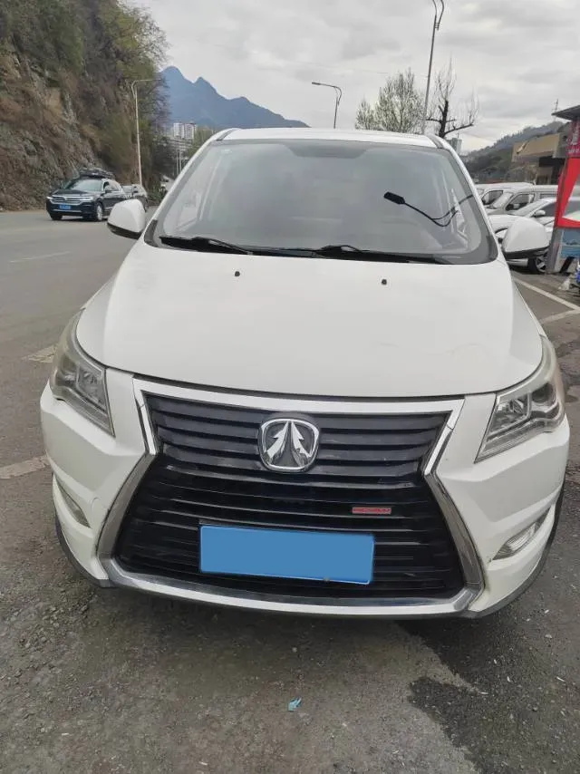 2017 BAIC WeiWang M50F 1.5L 116HP L4 5MT,autocango,china used car exporter,china ev exporter,chinese used car exporter,chinese used ev exporter