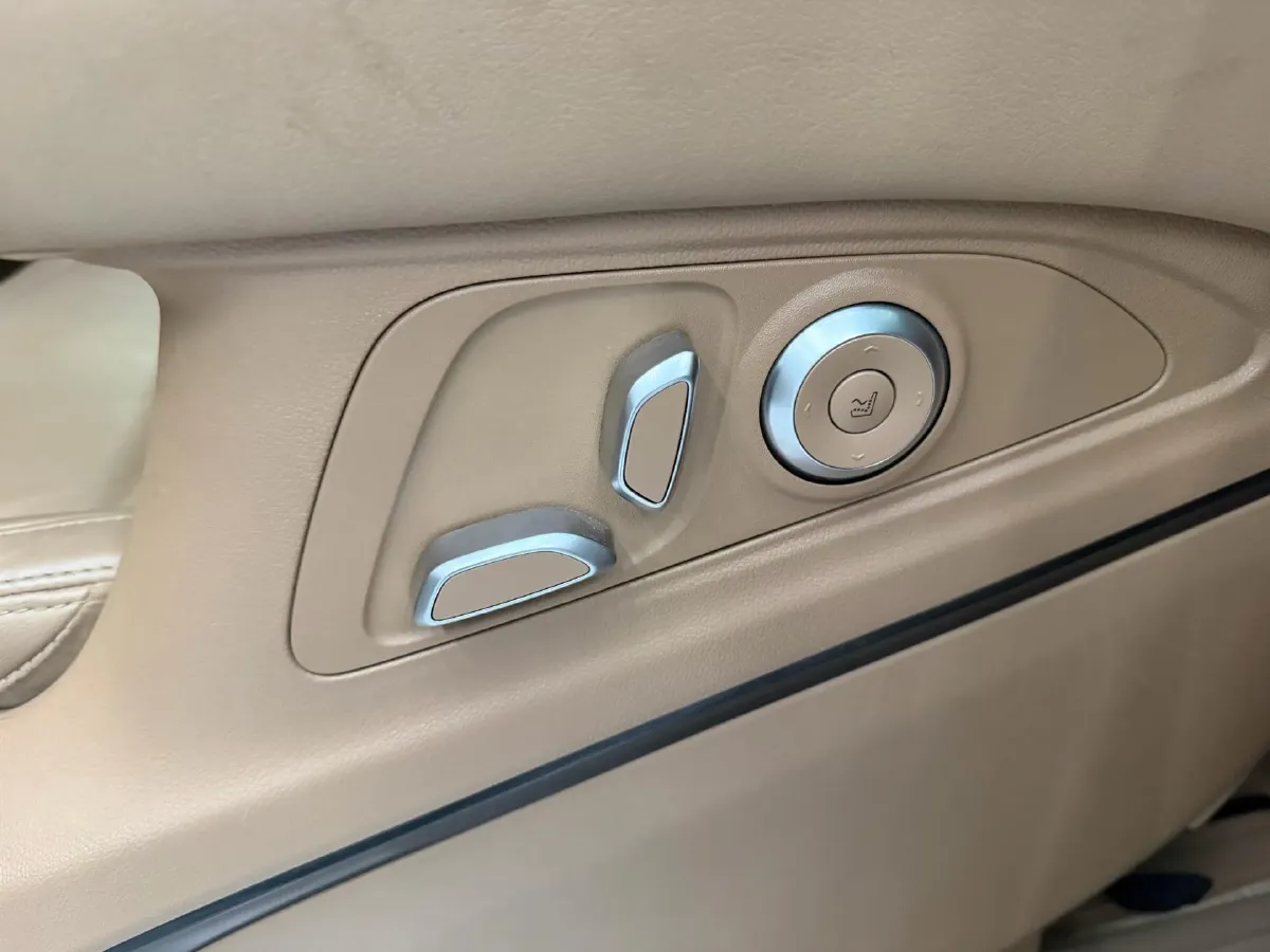 2021 Buick GL8 2.0T 237HP L4 9AT,autocango,china used car exporter,china ev exporter,chinese used car exporter,chinese used ev exporter