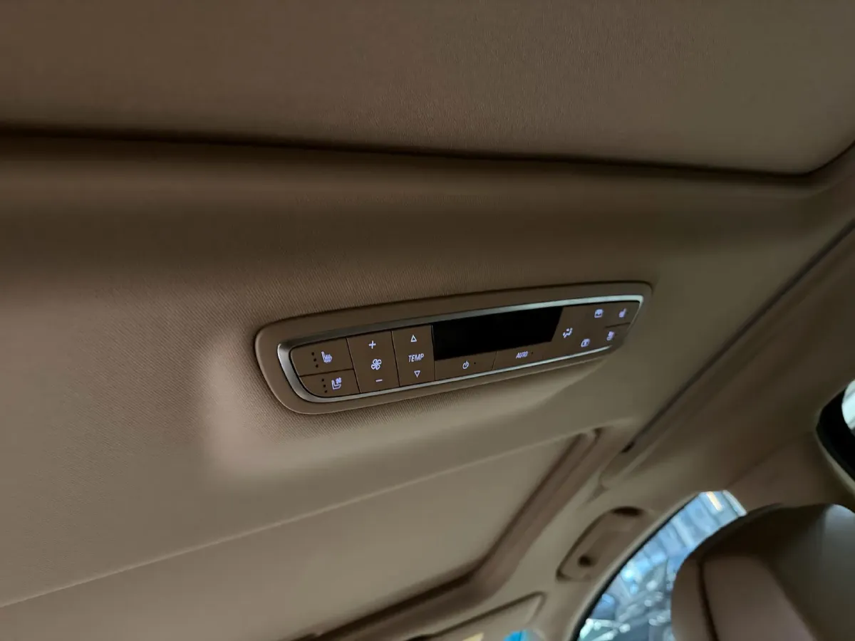 2021 Buick GL8 2.0T 237HP L4 9AT,autocango,china used car exporter,china ev exporter,chinese used car exporter,chinese used ev exporter